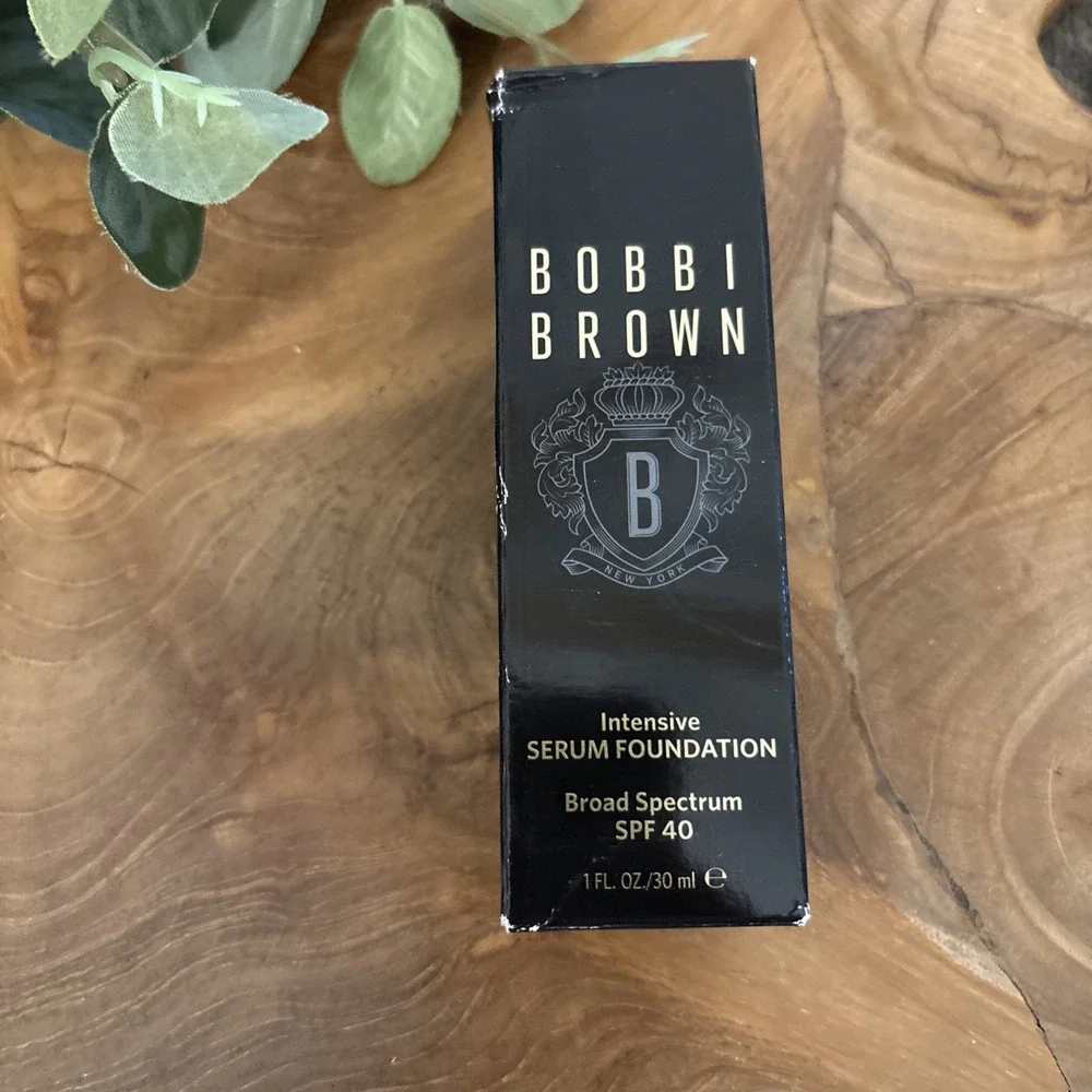 Bobbi Brown Intensive Skin Serum Foundation, Broad Spectrum SPF 40, N-032 Sand